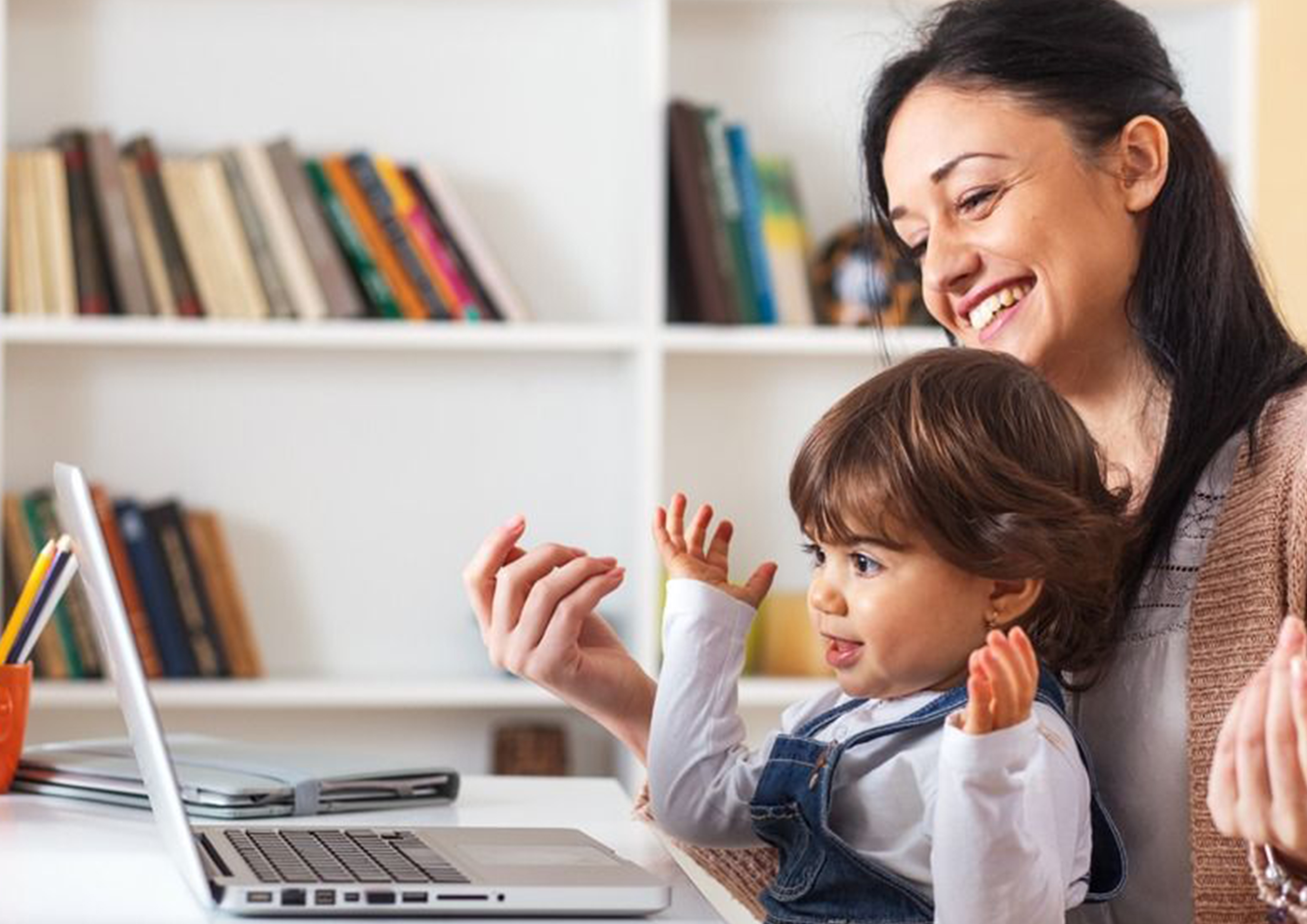 Feliz Día de las Madres | ¿Por qué regalar Tecnología a Mamá el 10 de Mayo? - Image